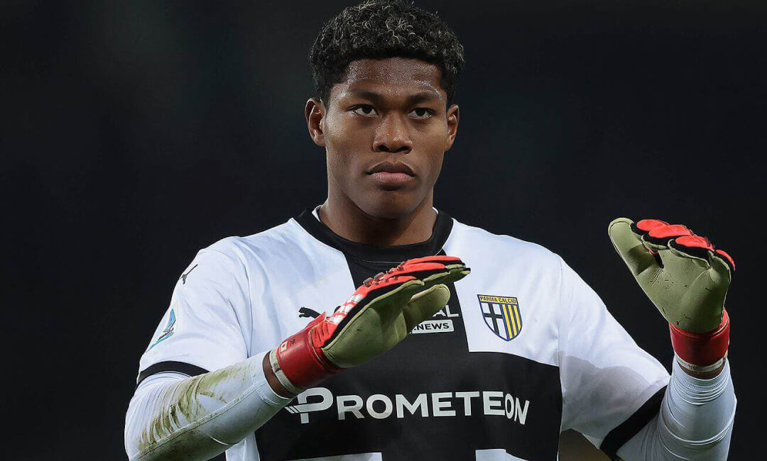 チェルシーが注目する日本代表GK鈴木彩艶、メニャン退団危機でACミランも熱視線！