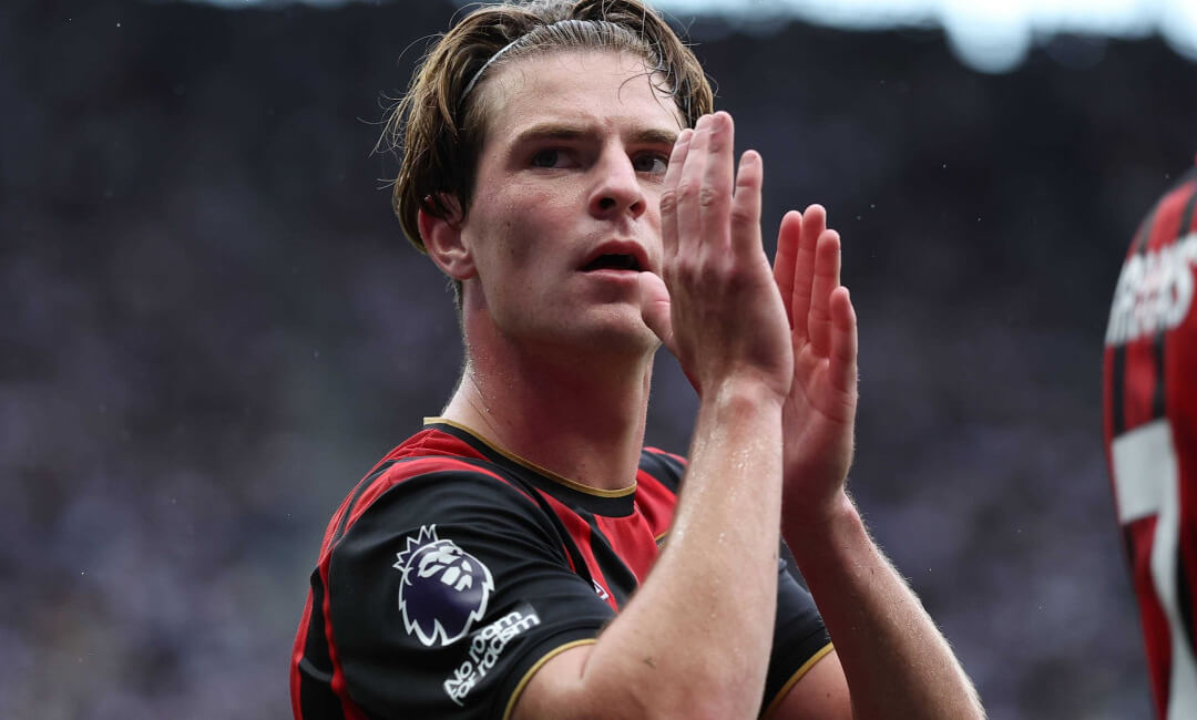 イングランド代表入りの22歳、アレックス・スコットを巡るユナイテッドとスパーズの攻防