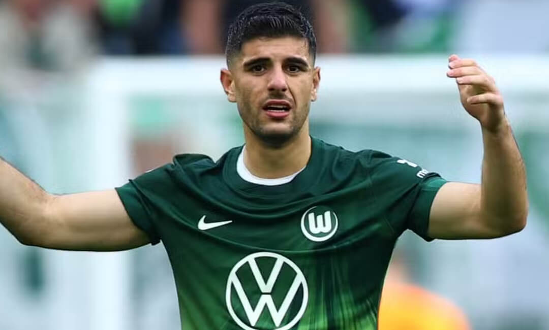 コナテ後継者は誰だ？リヴァプールがヴォルフスブルクの若き守備者クリアライキスに熱視線