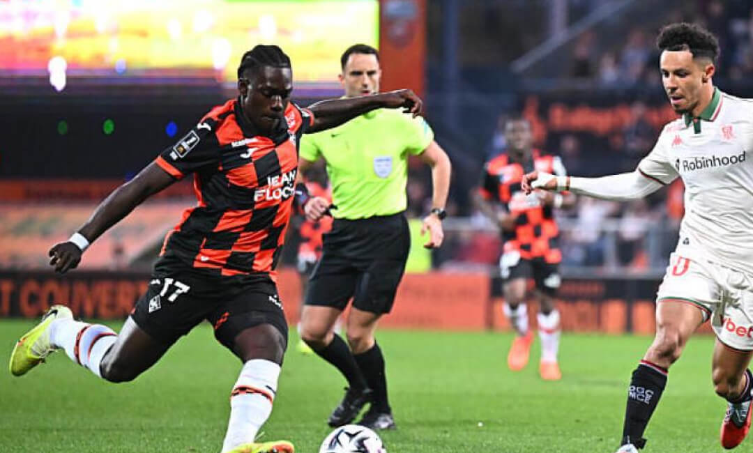 ストラスブールかサンダーランドか、ロリアンの中盤を支える「傑物」アーサー・アヴォム・エボンの去就